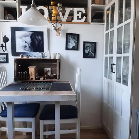 Apartman Idyllic Wooden House